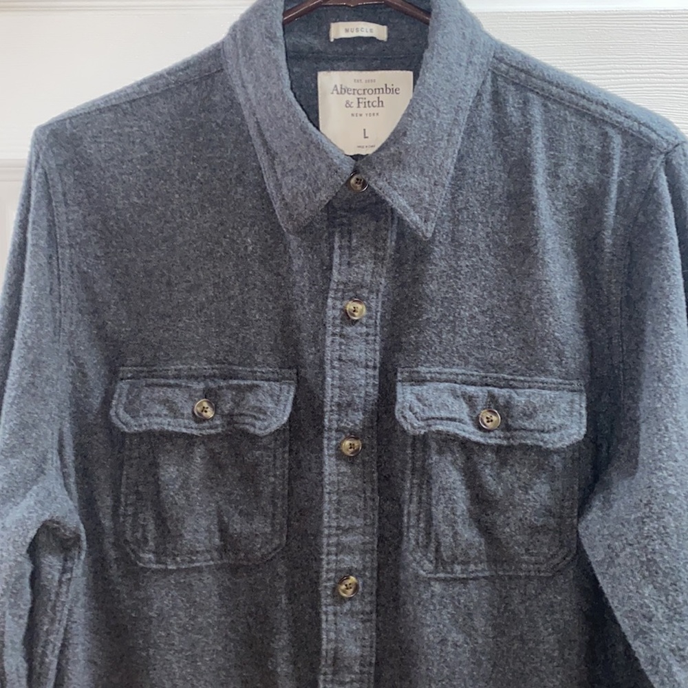 Abercrombie & Fitch Muscle Button Up Top Size L.